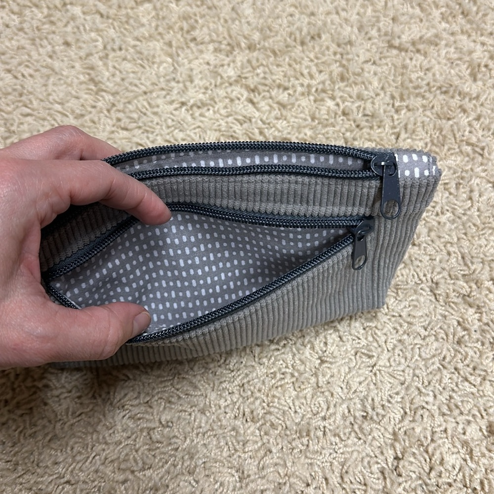 Handmade Gray pouch - Picture 3 of 5
